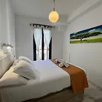 Atico San Bernardo Terraza Y Parking Incluido דירה