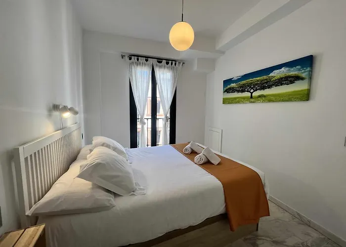 Atico San Bernardo Terraza Y Parking Incluido Lejlighed